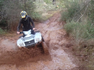  Cuatrimoto en la zona de Les Demoiselles en La Motle 